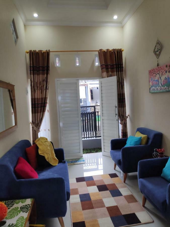 Homestay Wahyudi 1 Syariah Tlekung Exterior photo